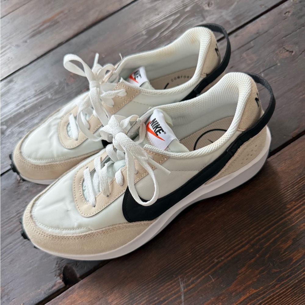 Nike Waffle Debut